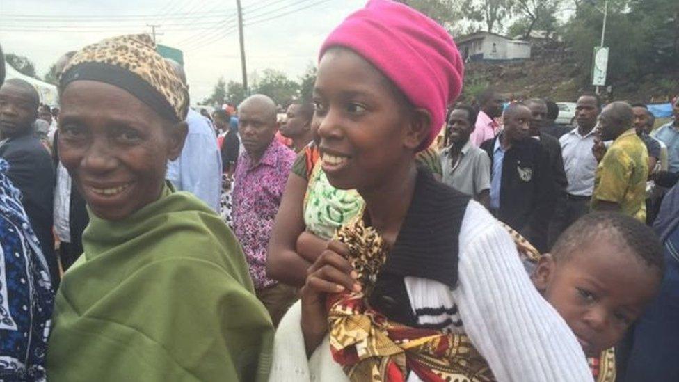 Some voters felt mothers with children should have had their own queues