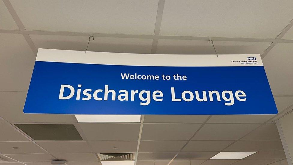 Discharge Lounge