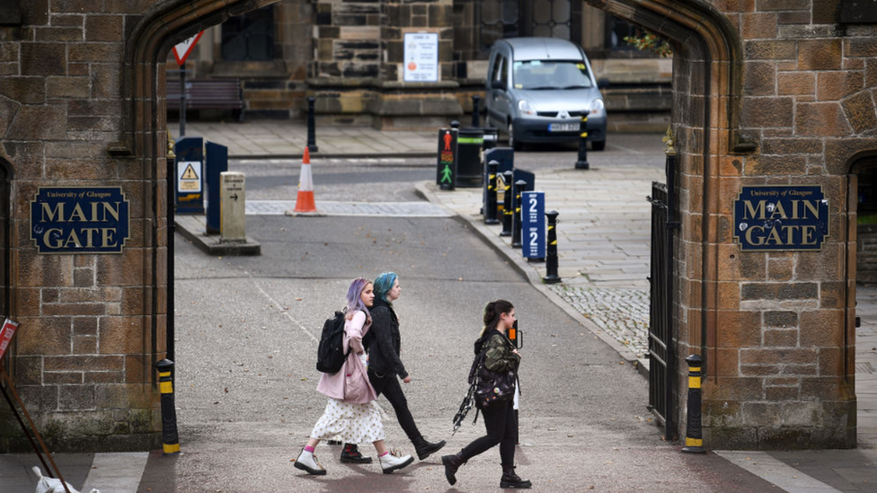 students at Glasgow University