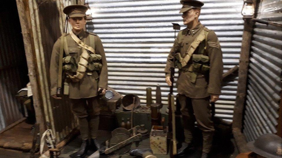 Mannequins in World War One uniform