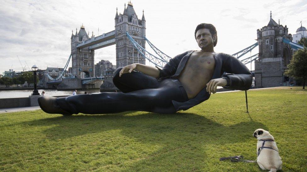 Jeff Goldblum statue