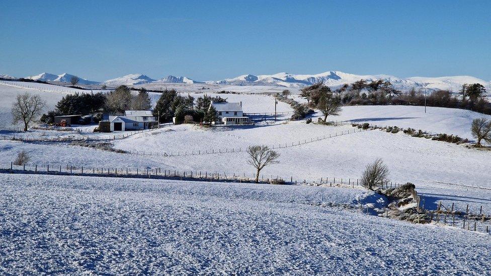 Nantglyn, Dinbych