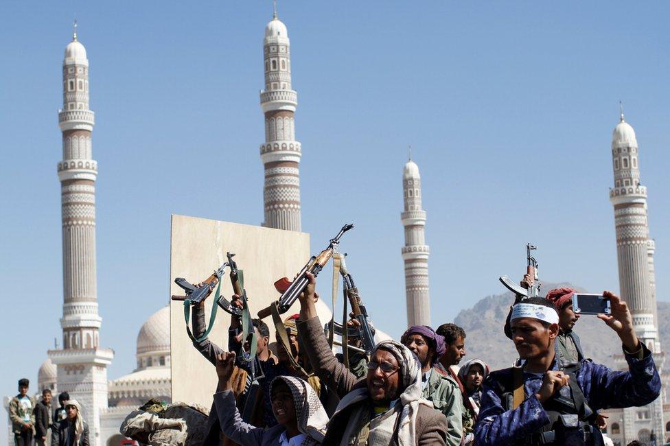 Houthi fighters attend the funeral of comrades killed during the recent clashes in Sanaa, Yemen (7 December 2017)