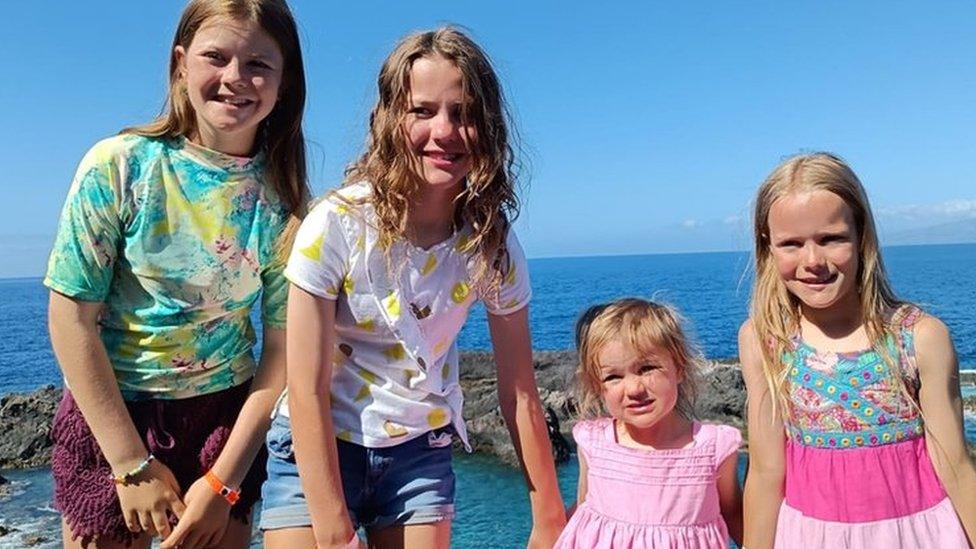 Joe Murray's daughters on holiday