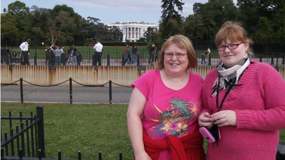 Lauren and her mum in Washington