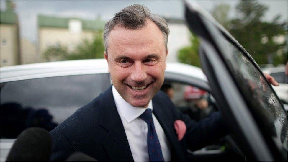 Norbert Hofer arrives for a TV debate in Vienna (19 May 2016)