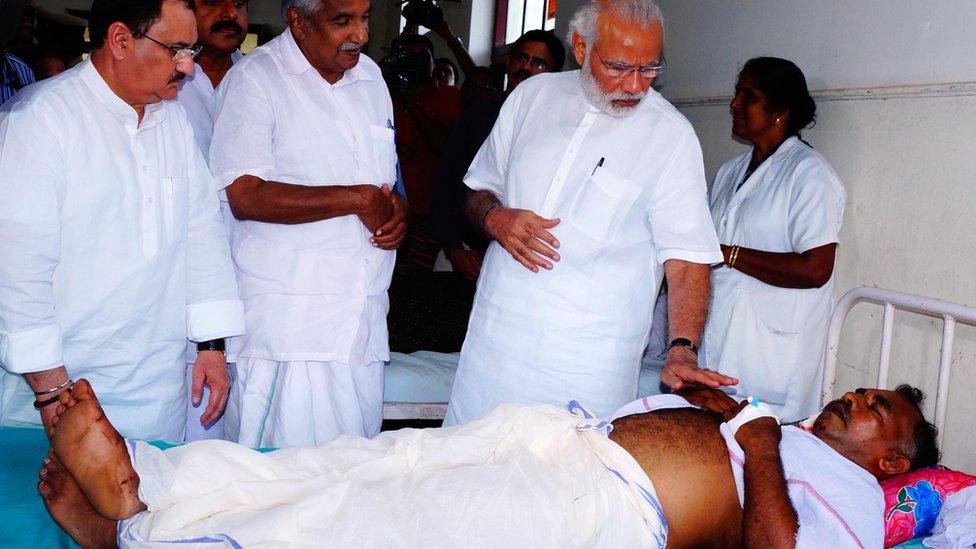 Indian PM Narendra Modi visits injured people in hospital, 10 April 2016