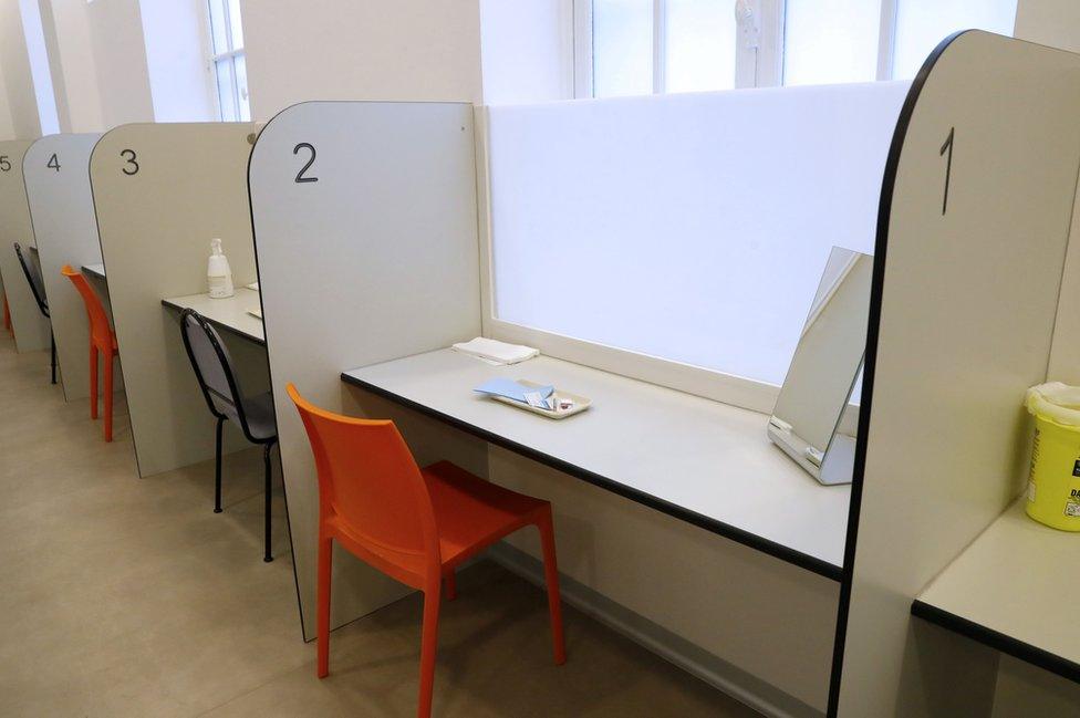 Cubicles at drug room in Paris