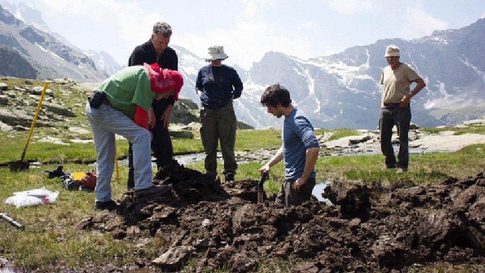 Scientists at Col de Traversette