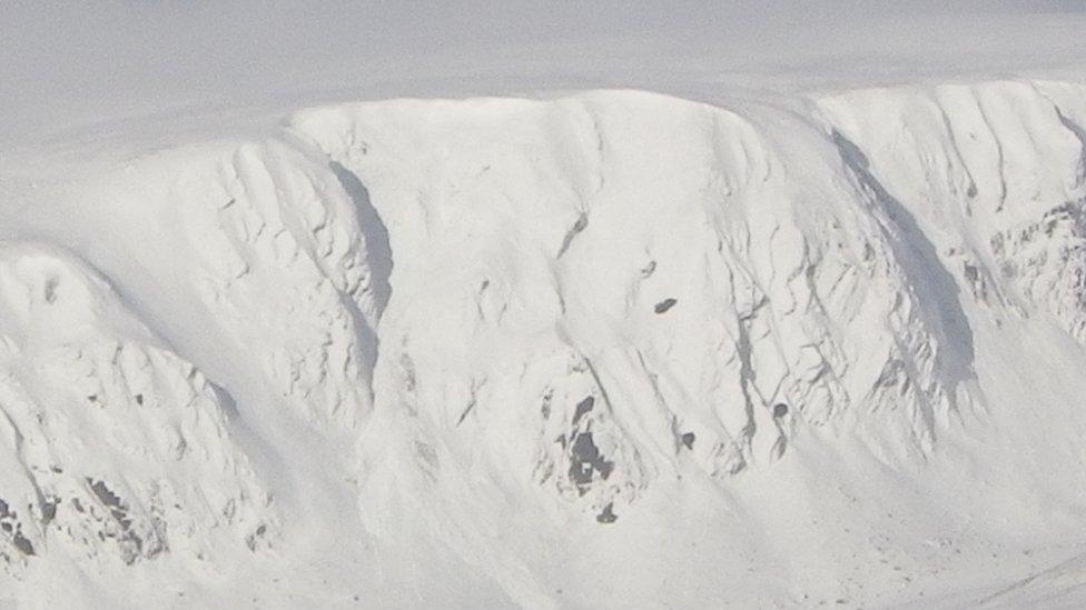 Fresh snow on Coire nan Gall