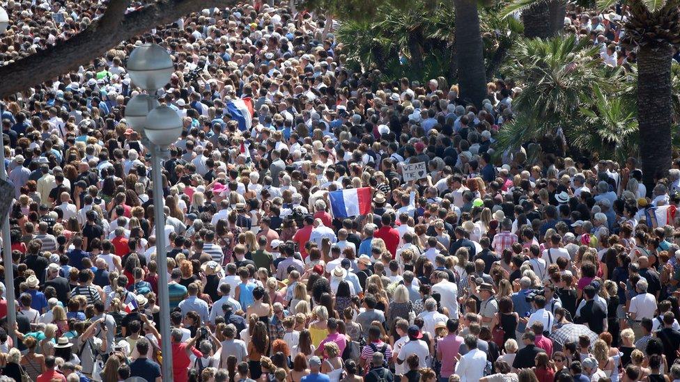 Crowds seen from above on Promenade des Anglais, 18 July 2016