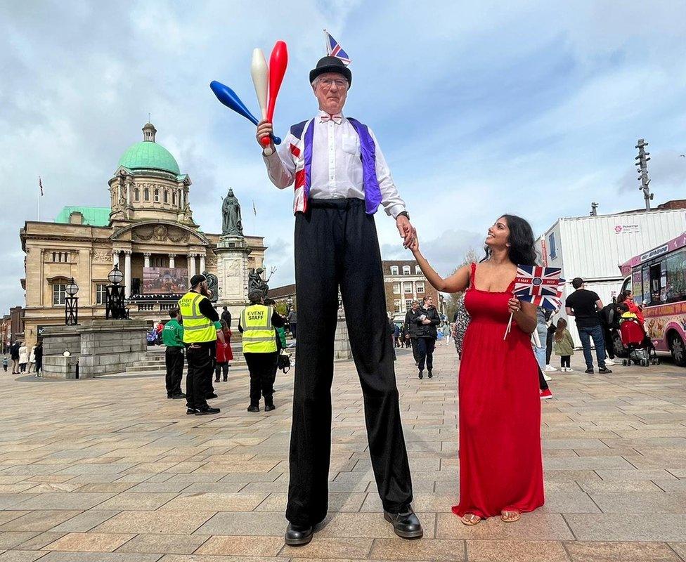 Entertainers in Hull's Queen Victoria Square