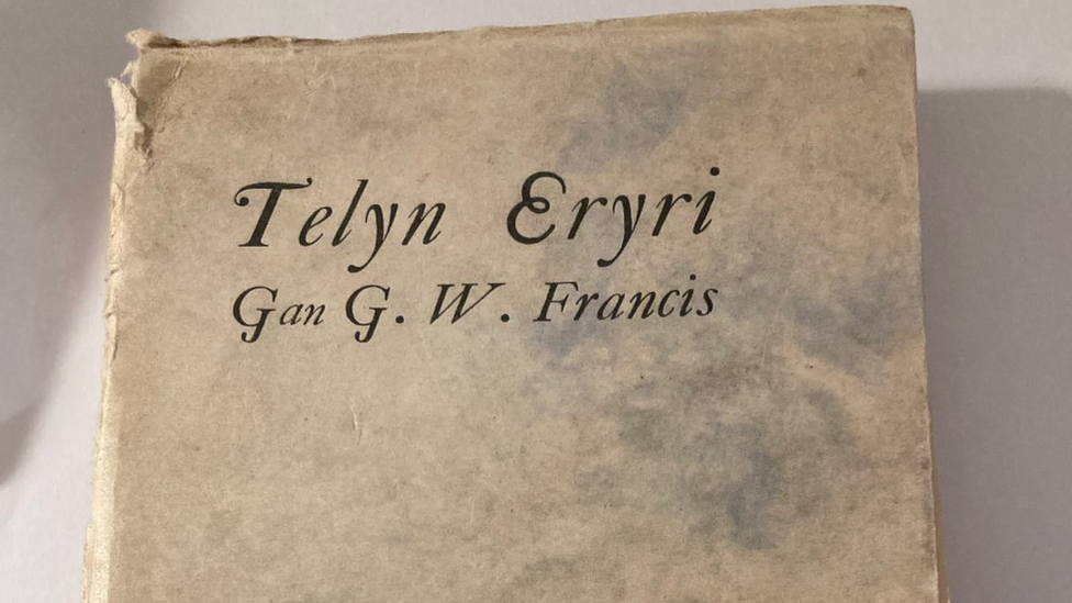 Telyn Eryri; cyfrol farddoniaeth Griffith Francis a gyhoeddwyd yn 1932