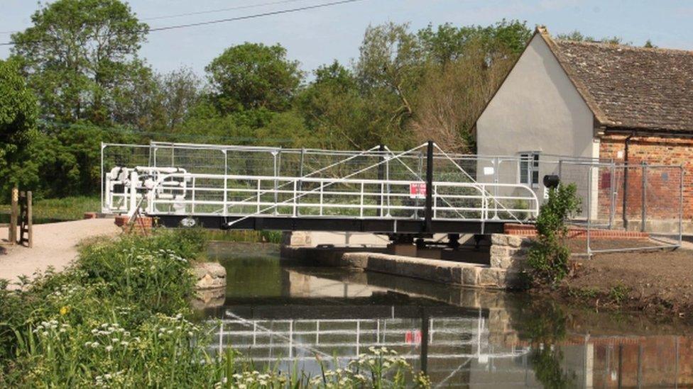 Ocean Bridge, Stonehouse