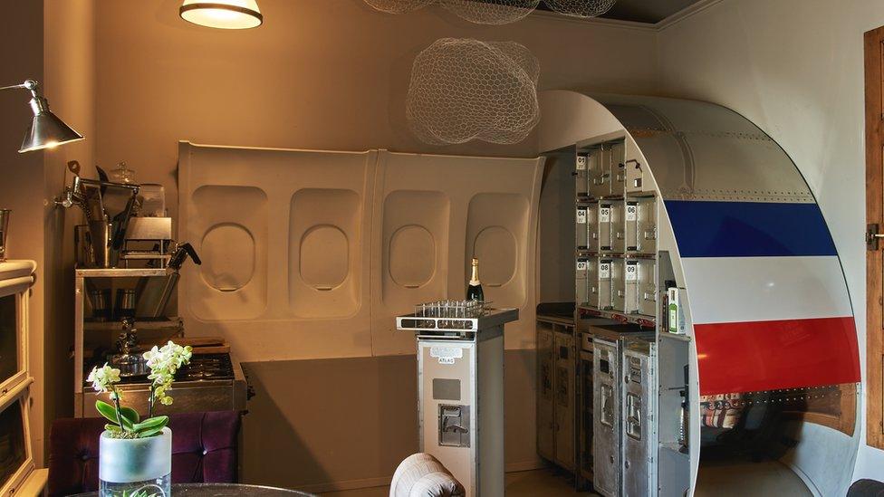 Plane kitchen