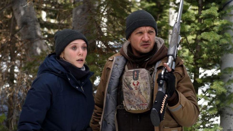 Elizabeth Olsen and Jeremy Renner in Wind River