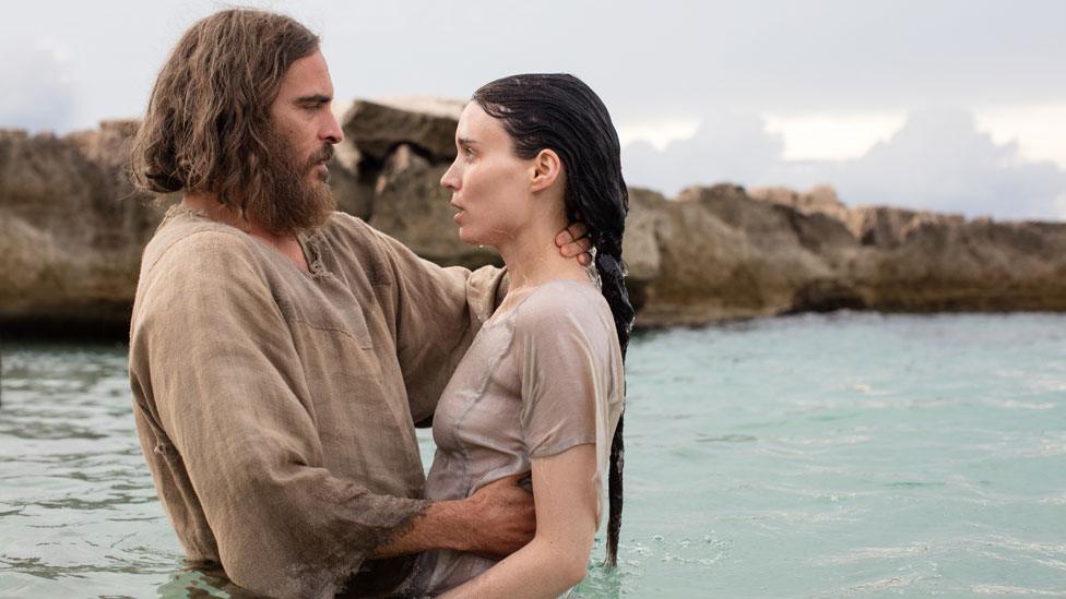 Joaquin Phoenix and Rooney Mara in Mary Magdalene