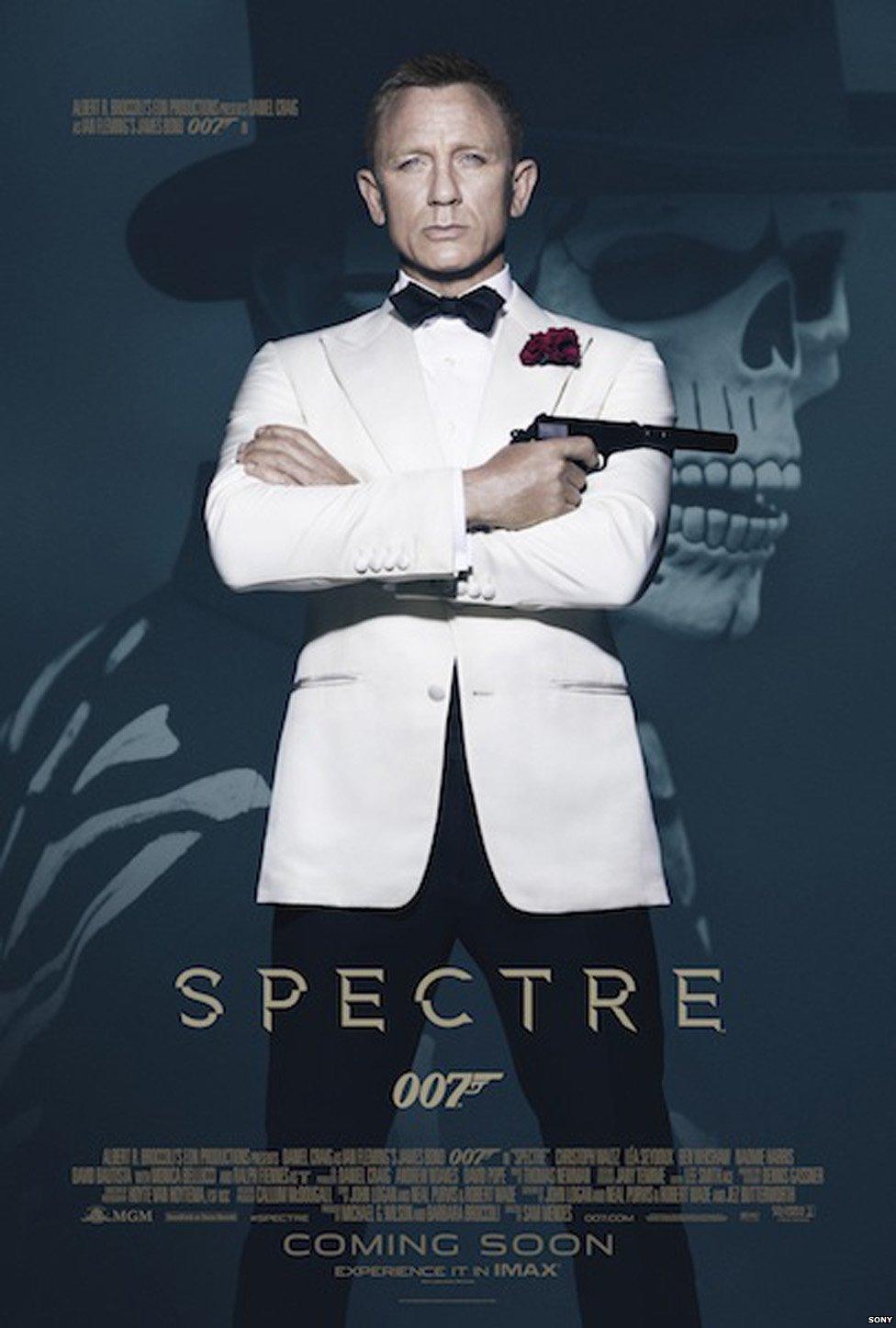 Daniel Craig on the official Spectre poster