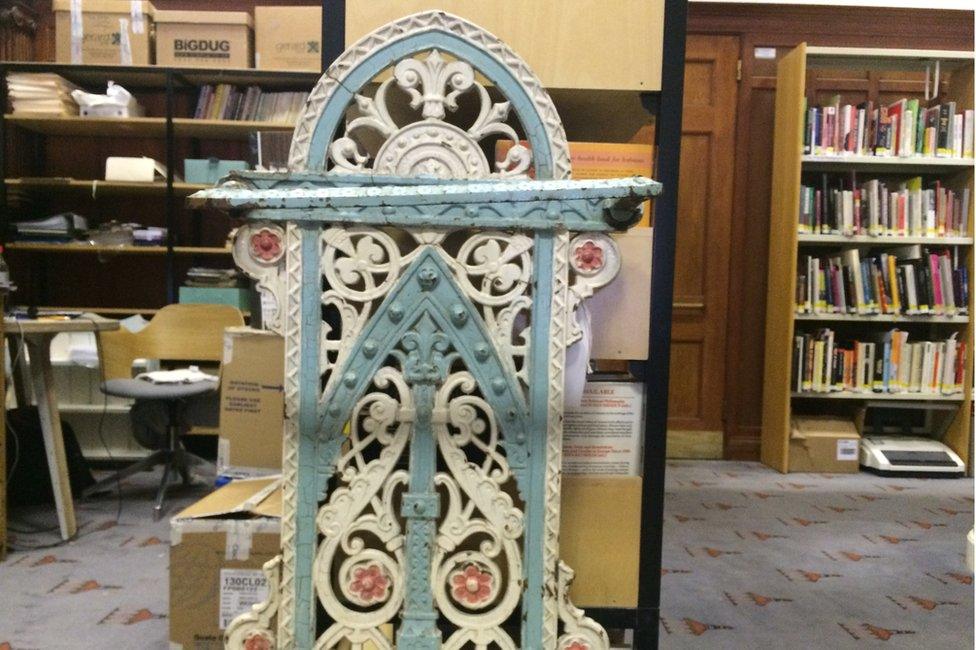 umbrella stand