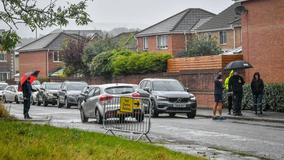 cars-on-road-and-people-walking-in-caerphilly.