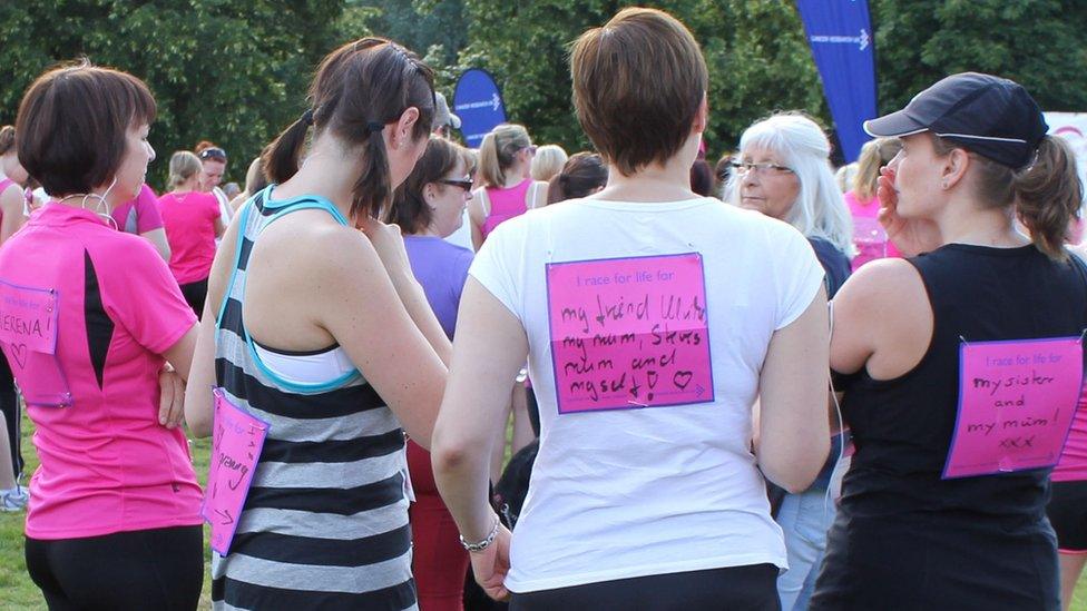 Verena, her sister and her friends gather before the Race for Life