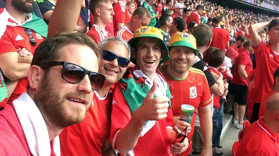 Y cogydd Bryn Williams a'i ffrindiau yn Euro 2016