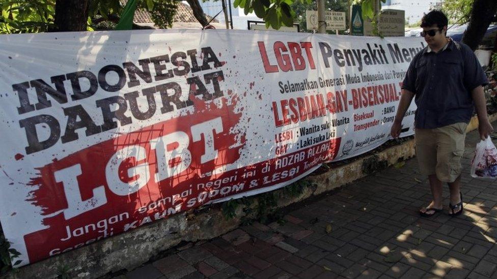 An anti-LGBT banner erected by an ultra-conservative Islamic group in Jakarta (17 March 2016)