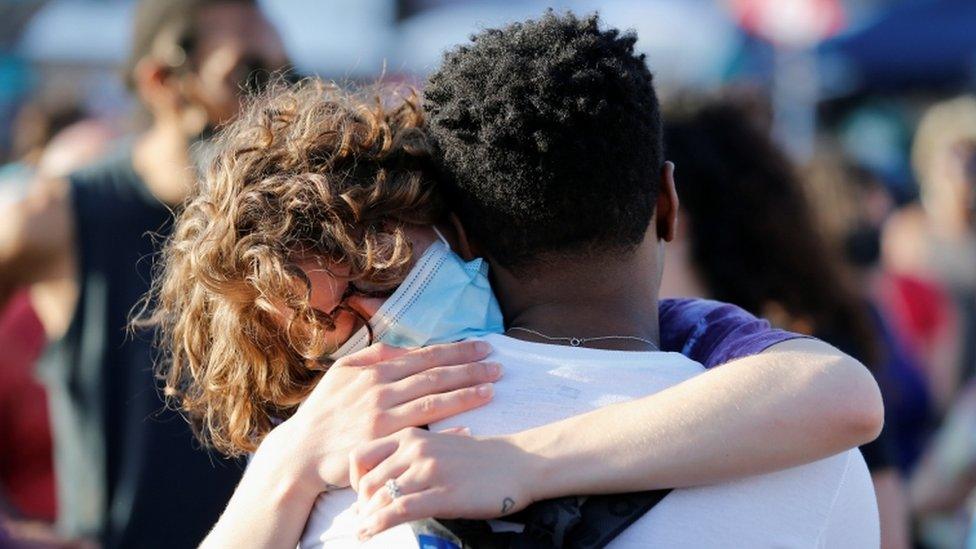people-hugging.