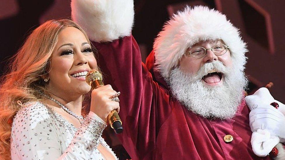 Mariah-Carey-and-Santa-Claus.