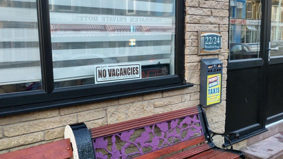 No vacancies sign