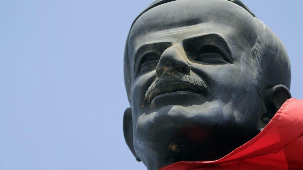 Statue of Hafez al-Assad