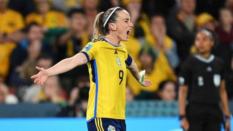 Kosovare Asllani