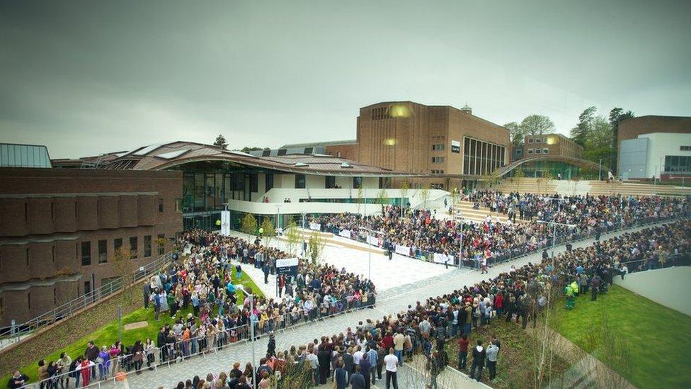 Crowds at the uni