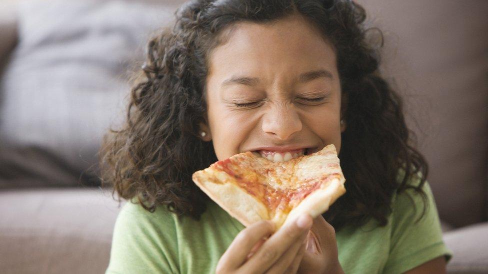 chewing-girl.