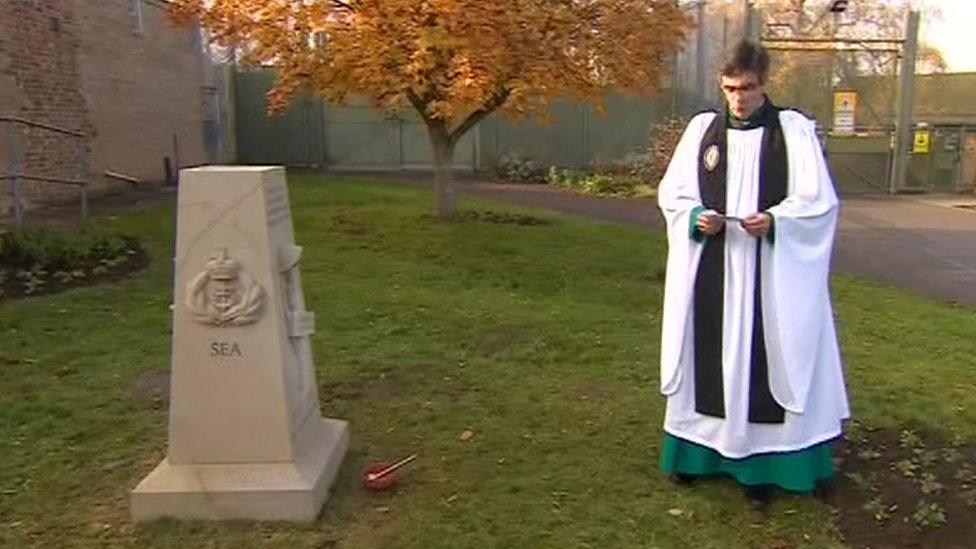 Dean of Salisbury Cathedral dedicating memorial