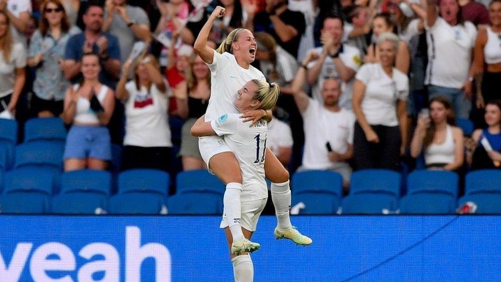 Beth Mead (L) and Lauren Hemp of England celebrate after scoring