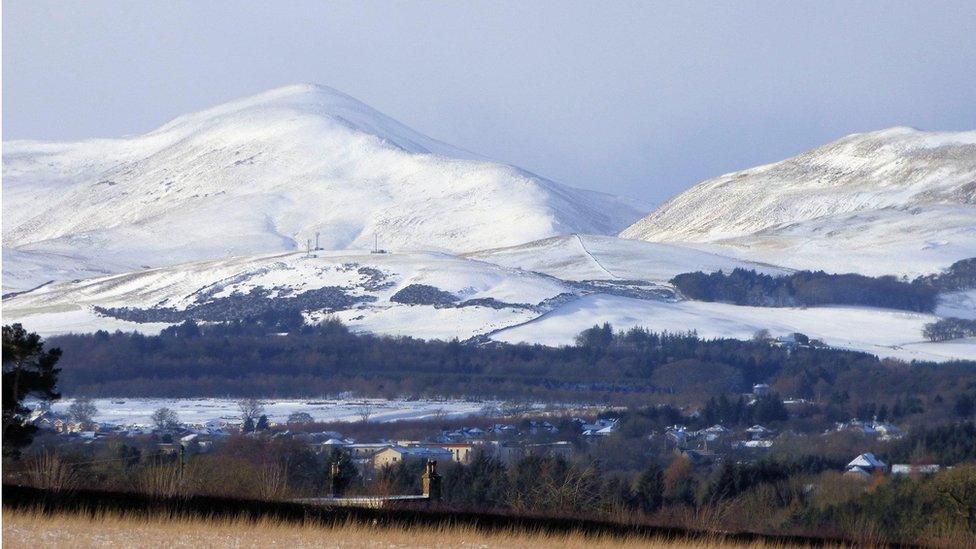 BBC weather watcher RBar sent this photo of the Pentlands from fields south of the Dalkeith to Penicuik cycle track, above Roslin