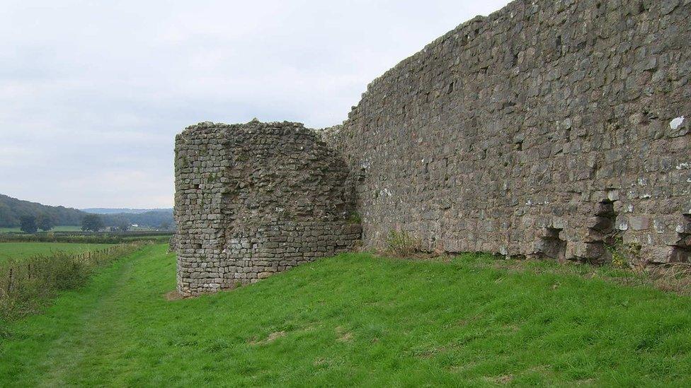 Muriau Caerwent