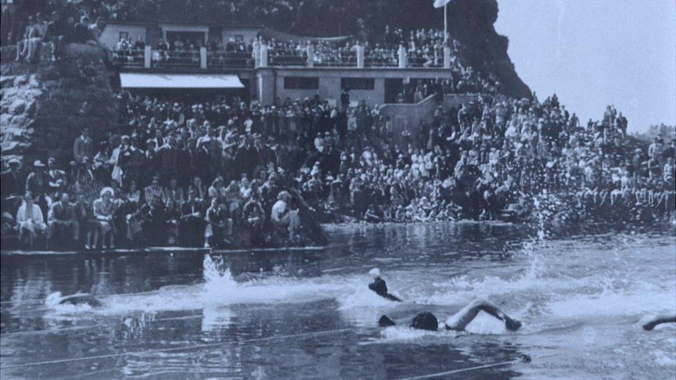 Swimming Gala held with swimmers from Guernsey and the Royal Navy in 1939