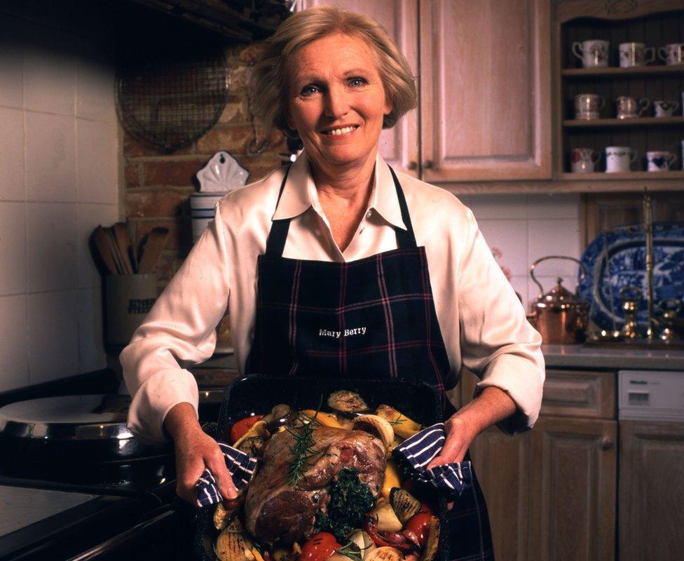 Mary Berry in her 2004 TV show, Mary Berry at 鶹Լ