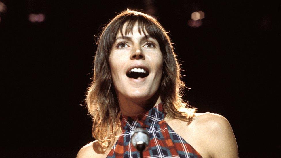 Helen Reddy on stage in London in 1975