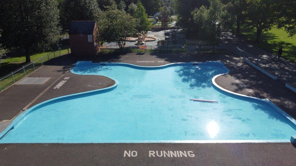 Victoria Park paddling pool