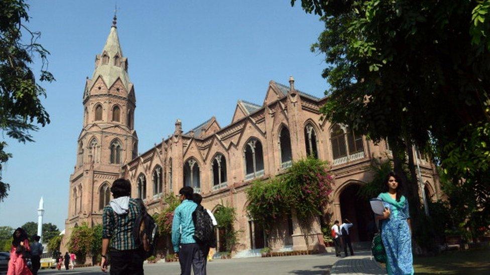 Students in Lahore, Pakistan (24 October 2012)