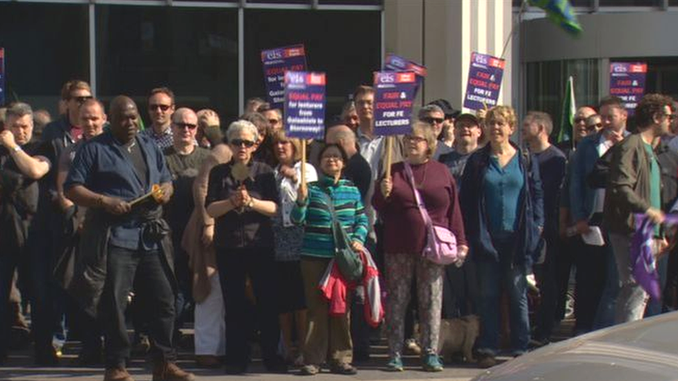 college lecturers strike