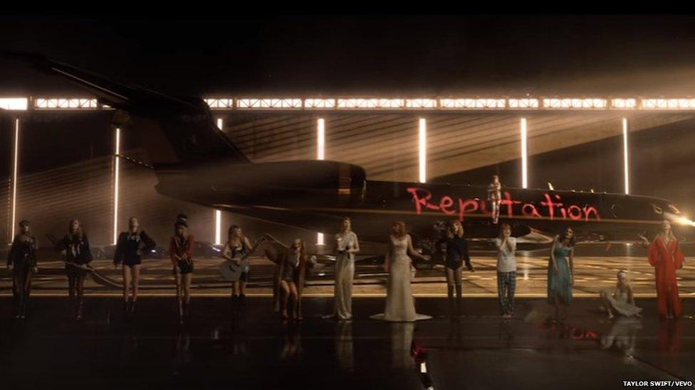 Taylor Swift scrawls Reputation on the side of a jet