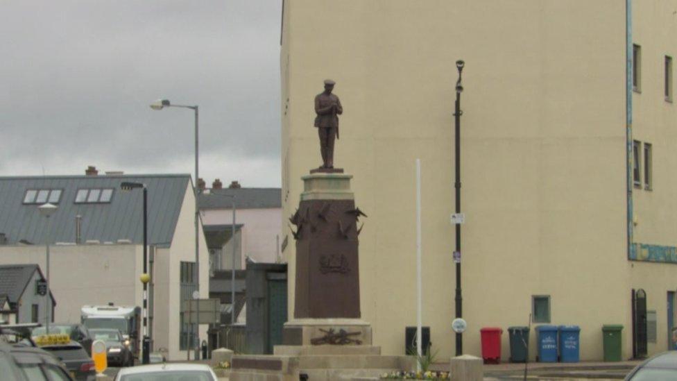 The cenotaph in modern times