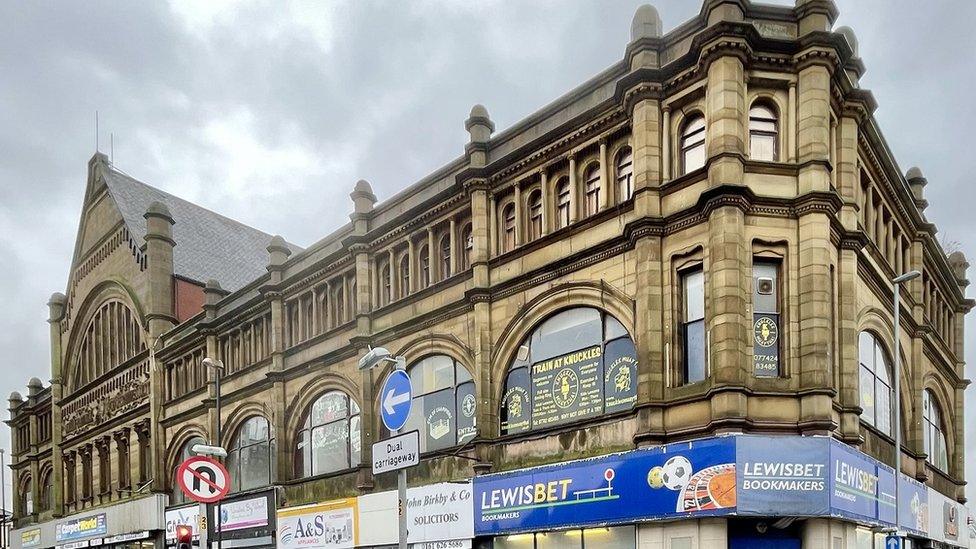 Oldham Equitable Cooperative Society (Hill Stores), Oldham