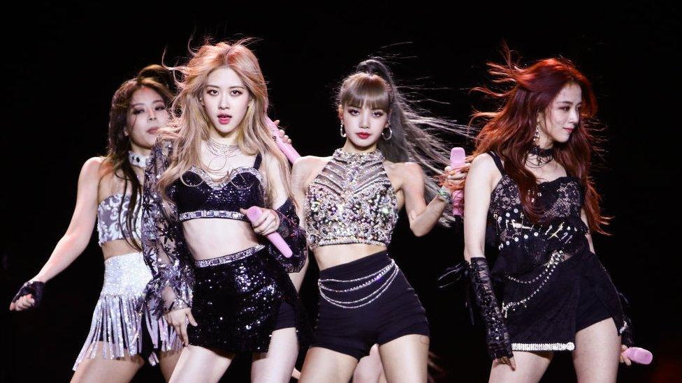 blackpink-k-pop-band.