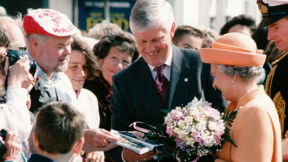 Mr Edwards meets the Queen