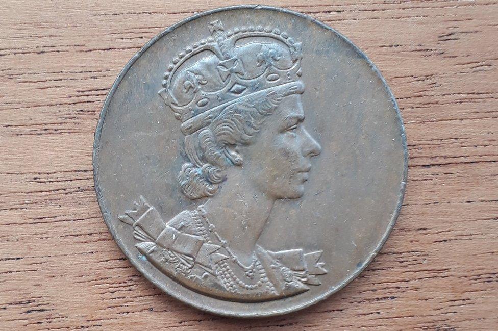 1953 Canada coronation medallion